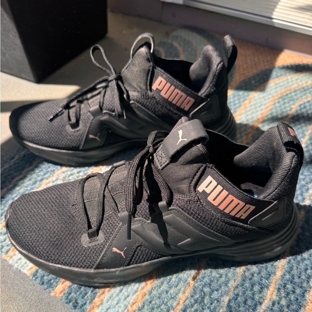 Puma Women’s Sneakers Black Demi with Rose Gold Logo Accents size 7.5